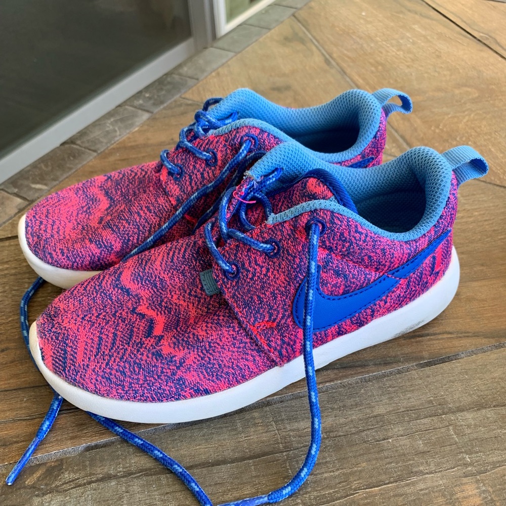 Girls Nike shoes size 12